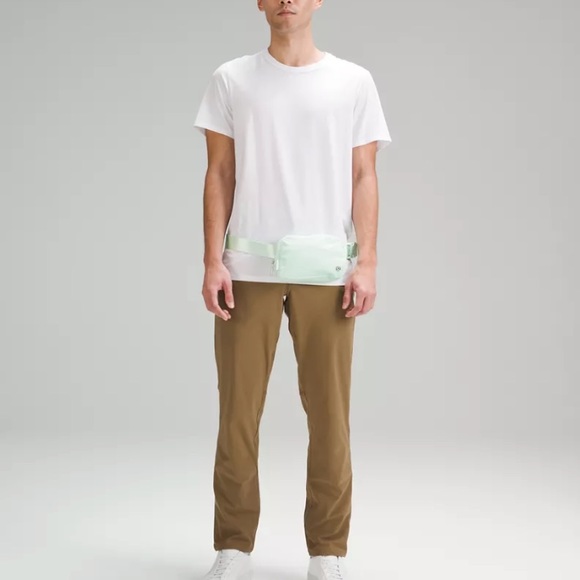 NWT Lululemon Athletica Everywhere Belt Bag in Mint Moment - Picture 6 of 6